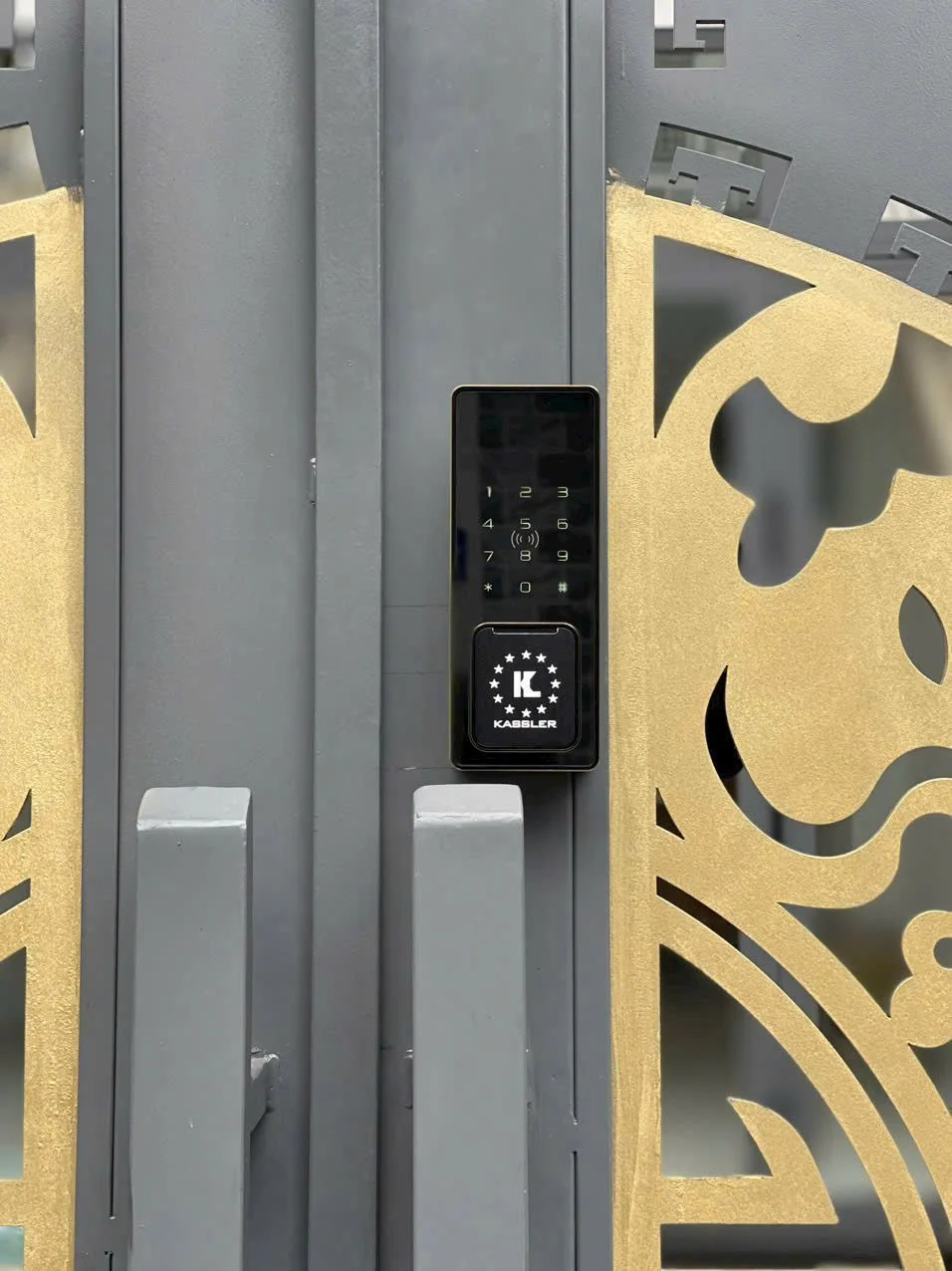 Khóa cửa cổng Kassler KL-579 CNC Gold Grey chính hãng tại Dori