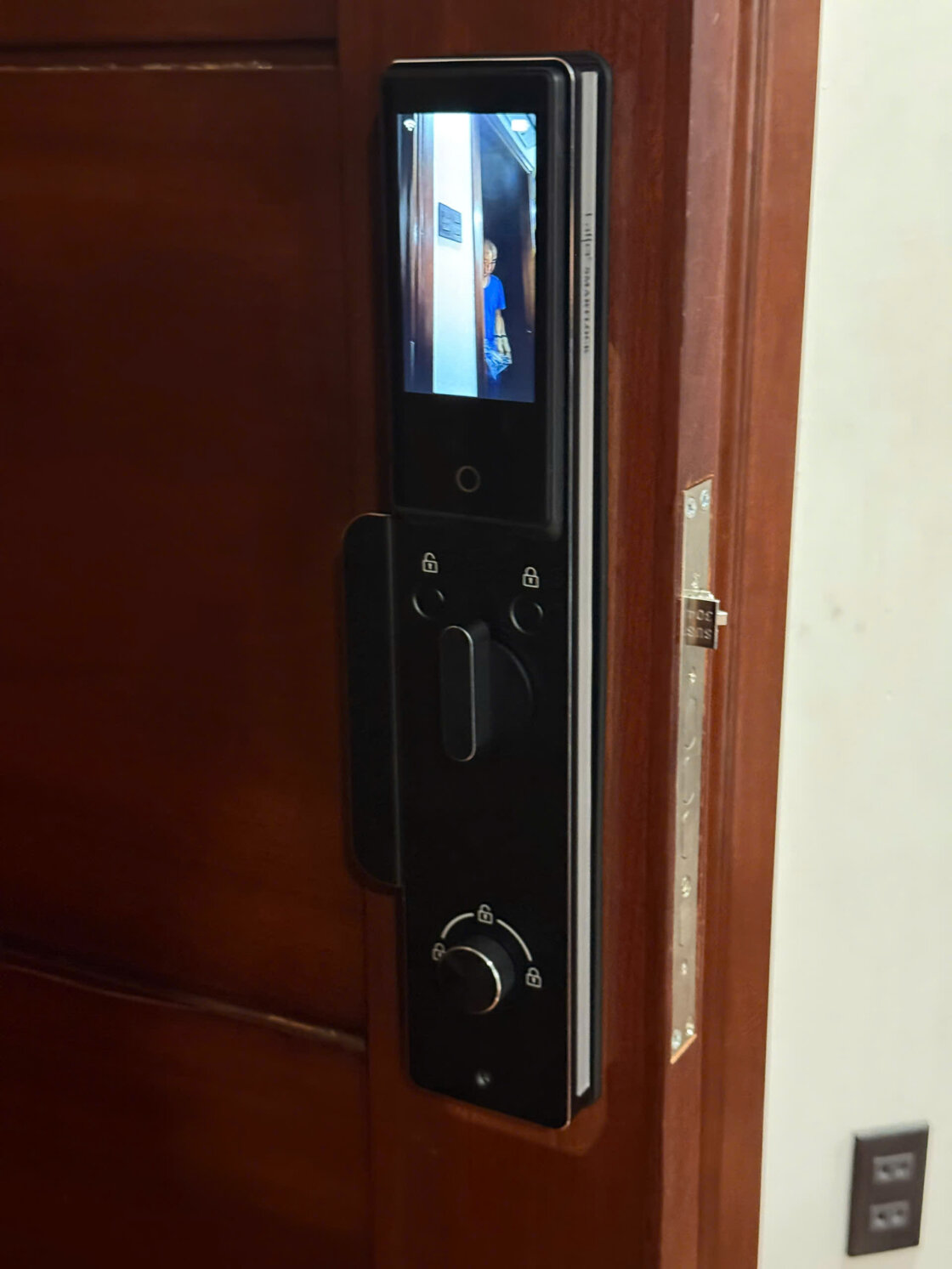 Mặt sau khóa thông minh Laffer FD08